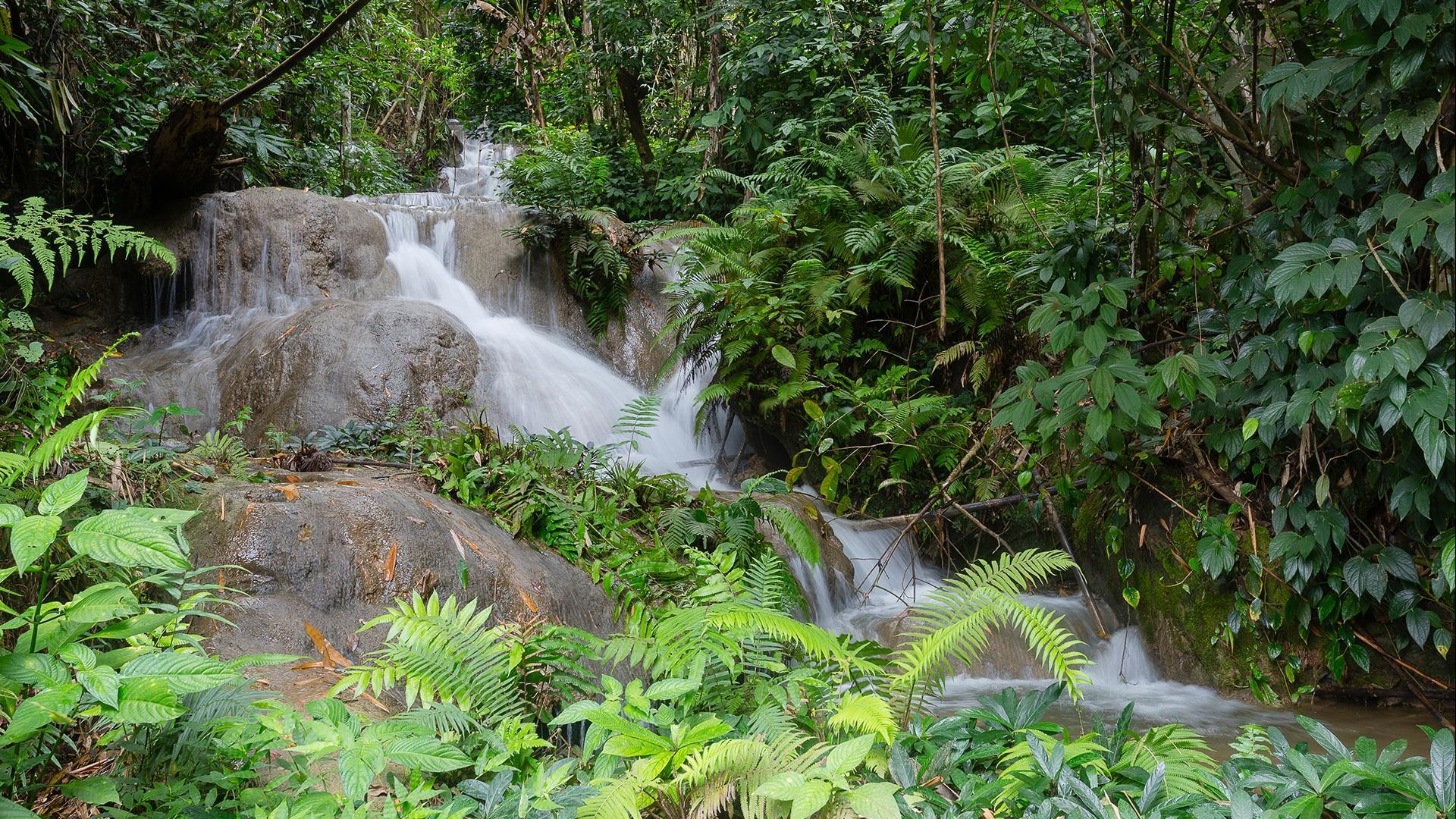 Laos, Luang Prabang – Nong Khiaw: Hill Tribe Culture Explorer - 6 Days | The Nong Khiaw Mountain Adventure Laos, Luang Prabang – Nong Khiaw: Hill Tribe Culture Explorer - 6 Days | The Nong Khiaw Mountain Adventure