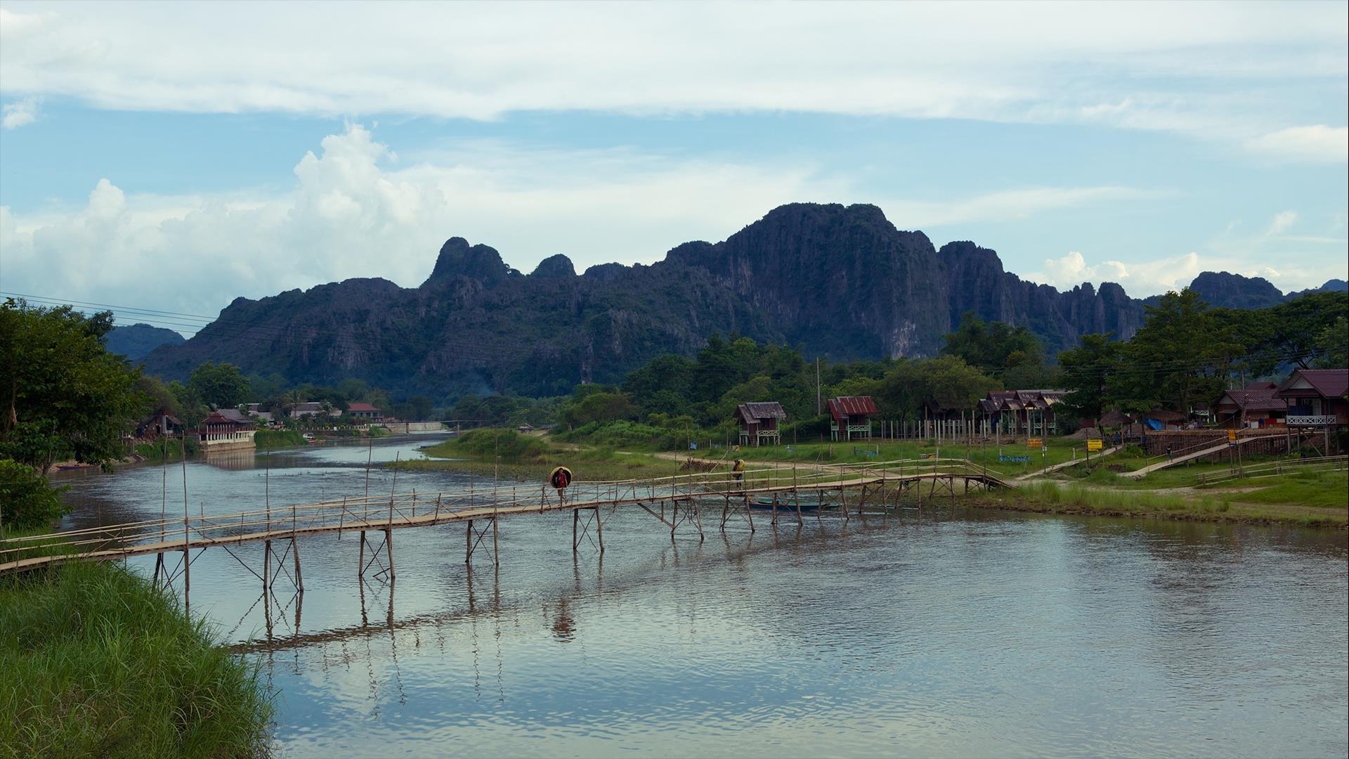 Laos, Vientiane, Vang Vieng, Luang Prabang:  Overland Cities & Mountains - 3 Days | Laos Scenic Ride